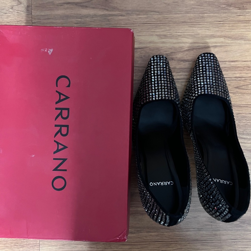 Carrano Embellished Pump